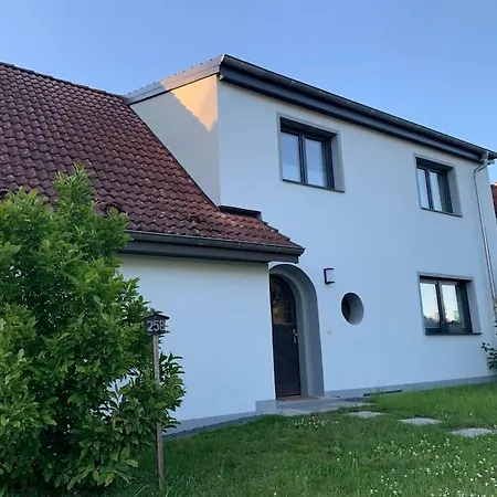 City Nahe Wohnung Mit Blick Ins Gruene Schwerin  Eksteriør billede
